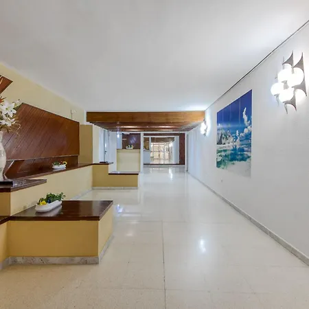 Posh In Centro Apartment
